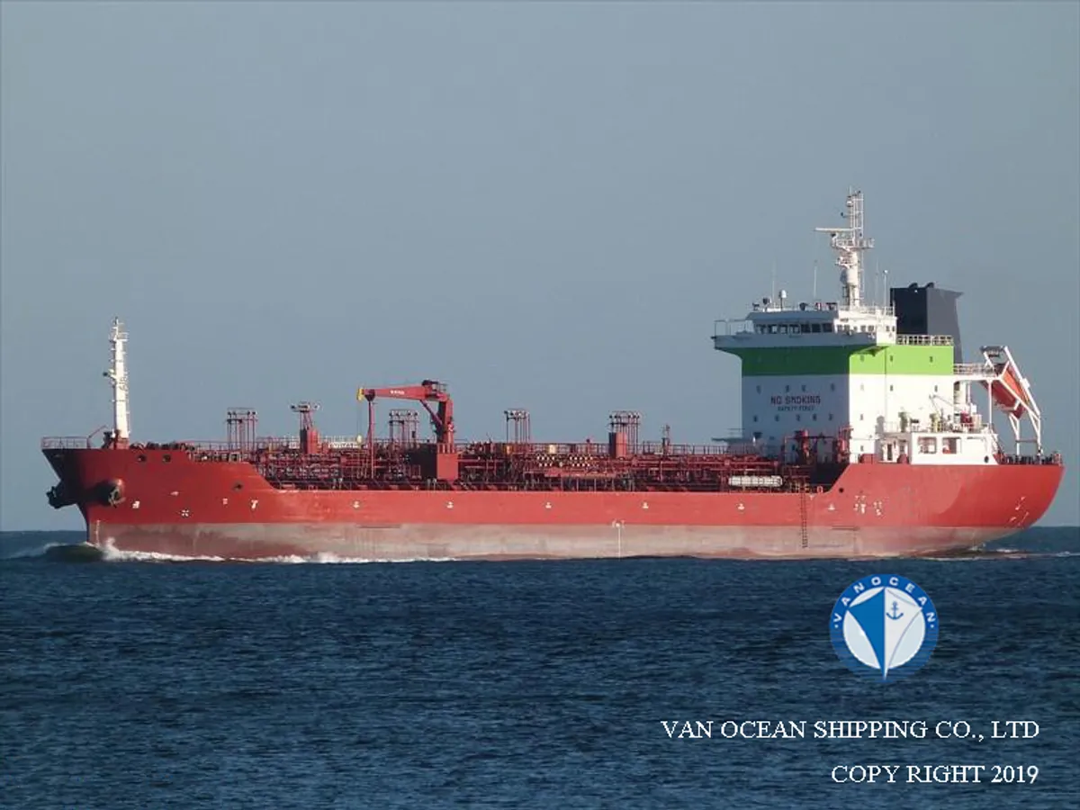 Oil/Chemical tanker for sale