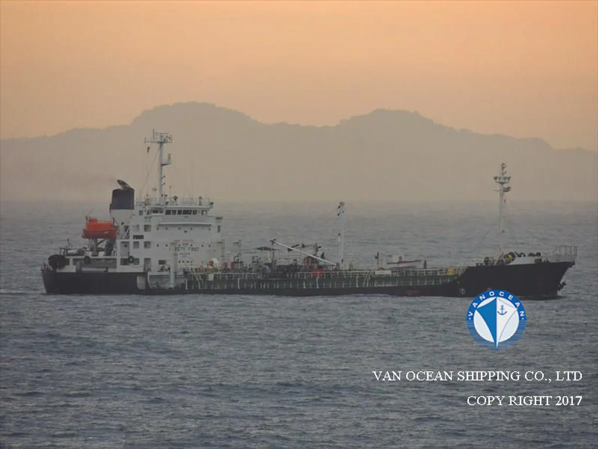 Oil/Chemical tanker for sale