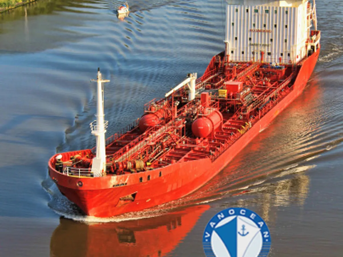 Oil/Chemical tanker for sale