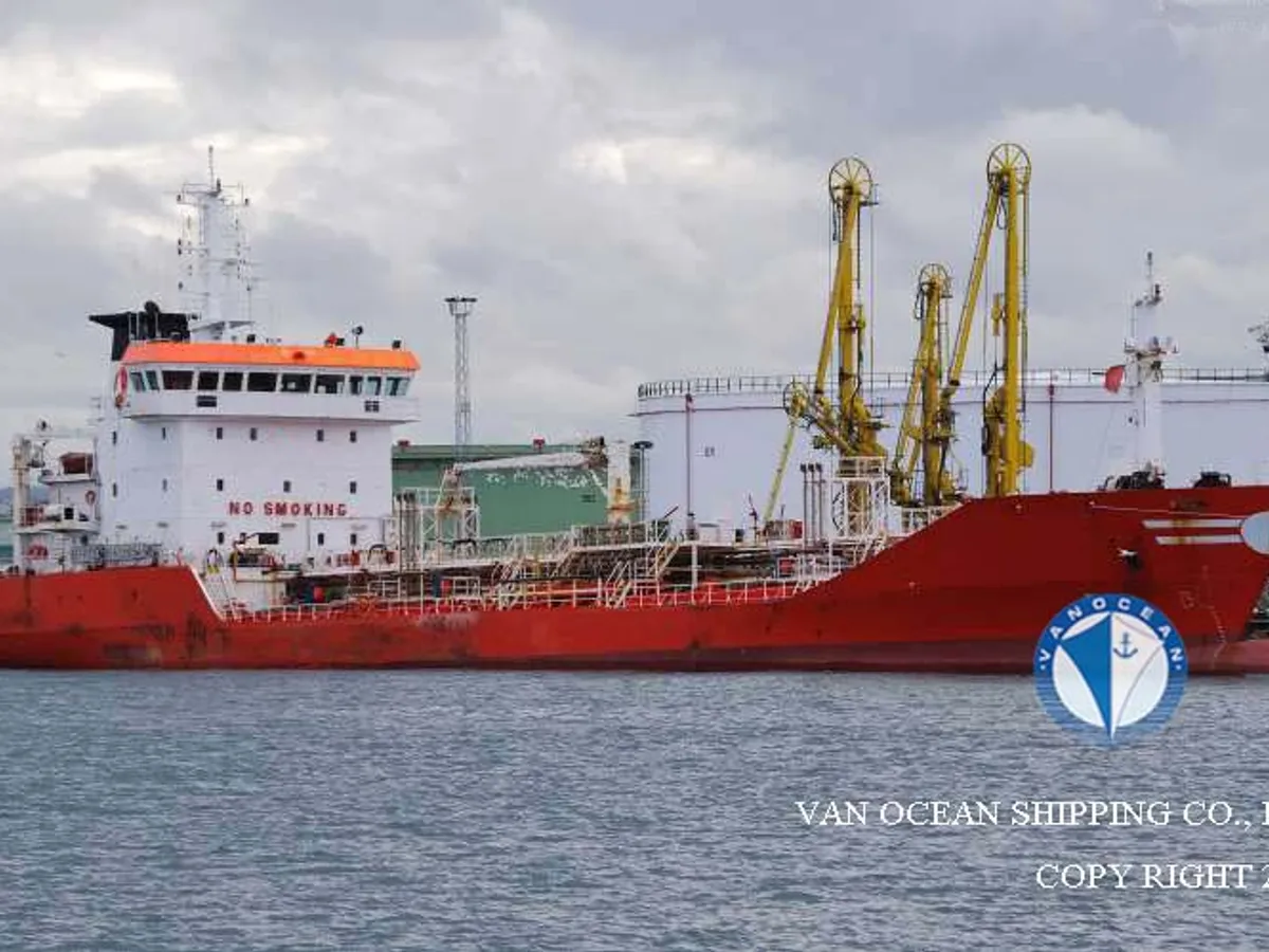 Oil/Chemical tanker for sale