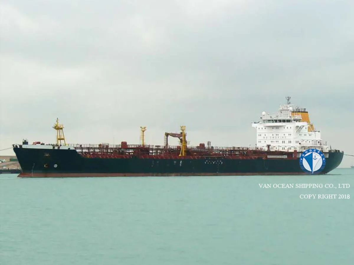 Oil/Chemical tanker for sale