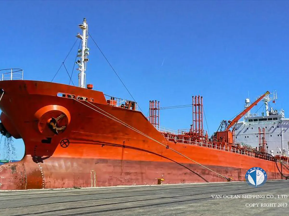 Oil/Chemical tanker for sale