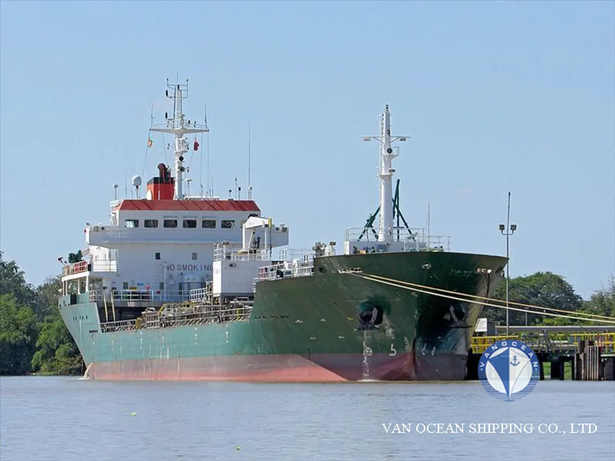 Oil/Chemical tanker for sale