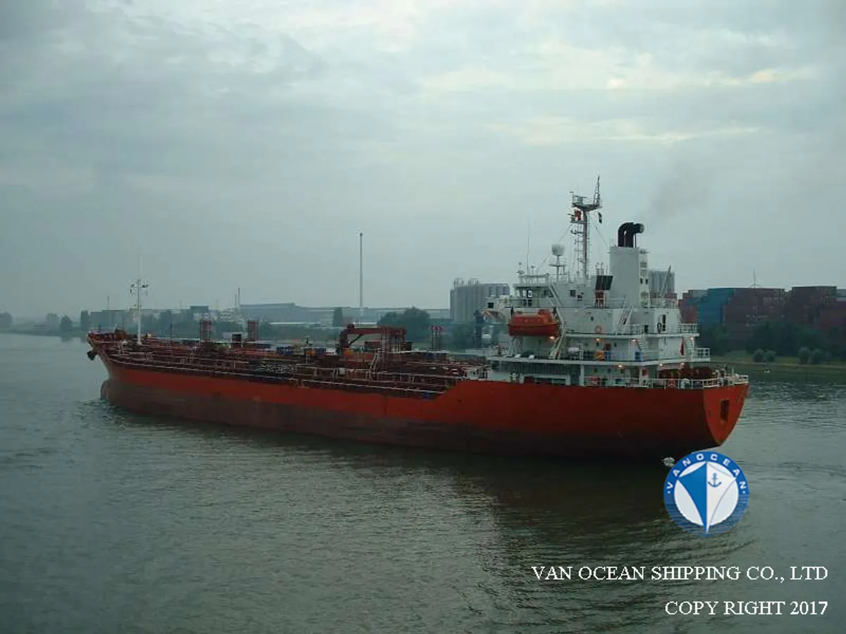 Oil/Chemical tanker for sale
