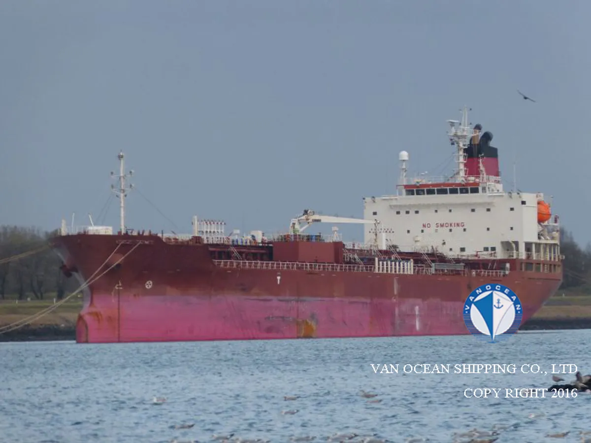 Oil/Chemical tanker for sale