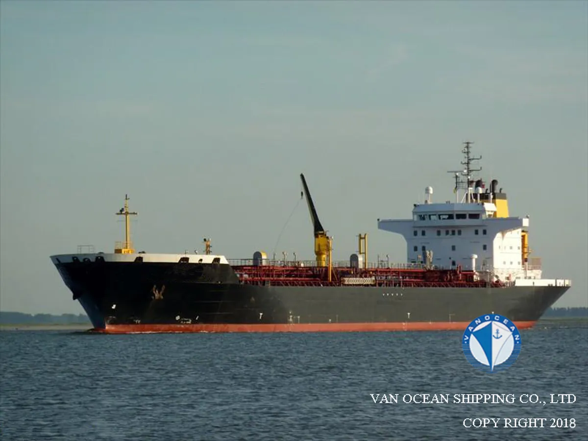 Oil/Chemical tanker for sale