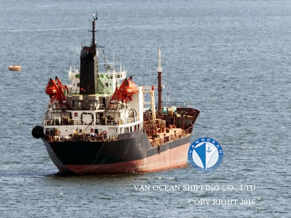 Oil/Chemical tanker for sale