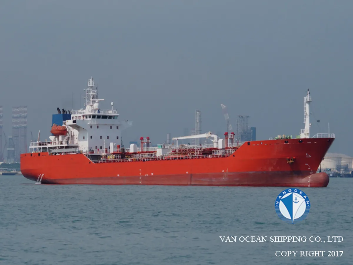 Oil/Chemical tanker for sale