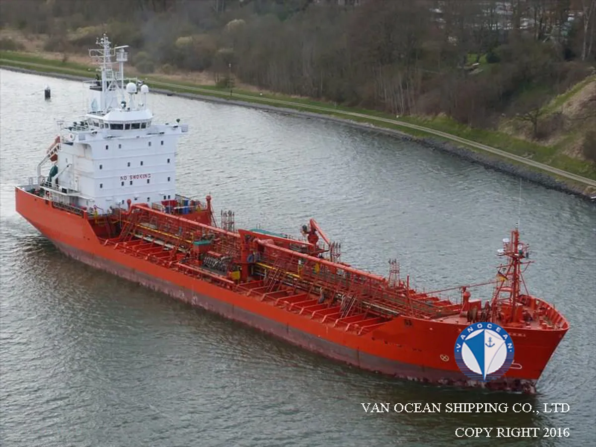 Oil/Chemical tanker for sale