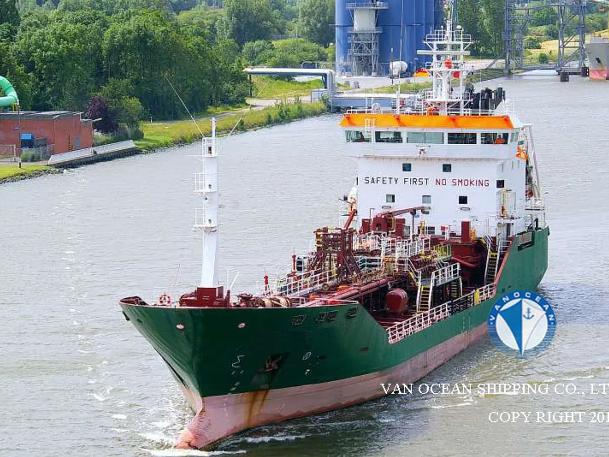 Oil/Chemical tanker for sale