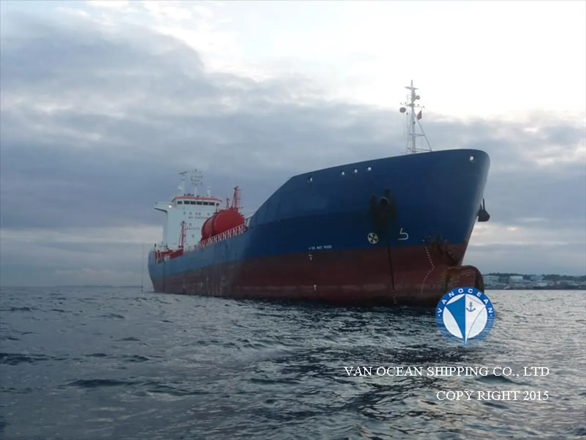 Oil/Chemical tanker for sale