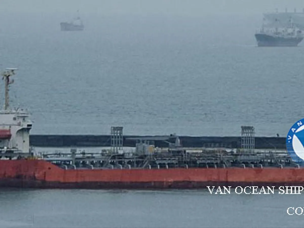 Oil/Chemical tanker for sale