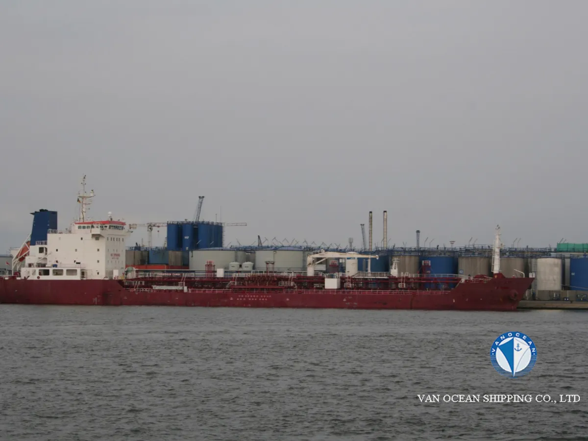 Oil/Chemical tanker for sale