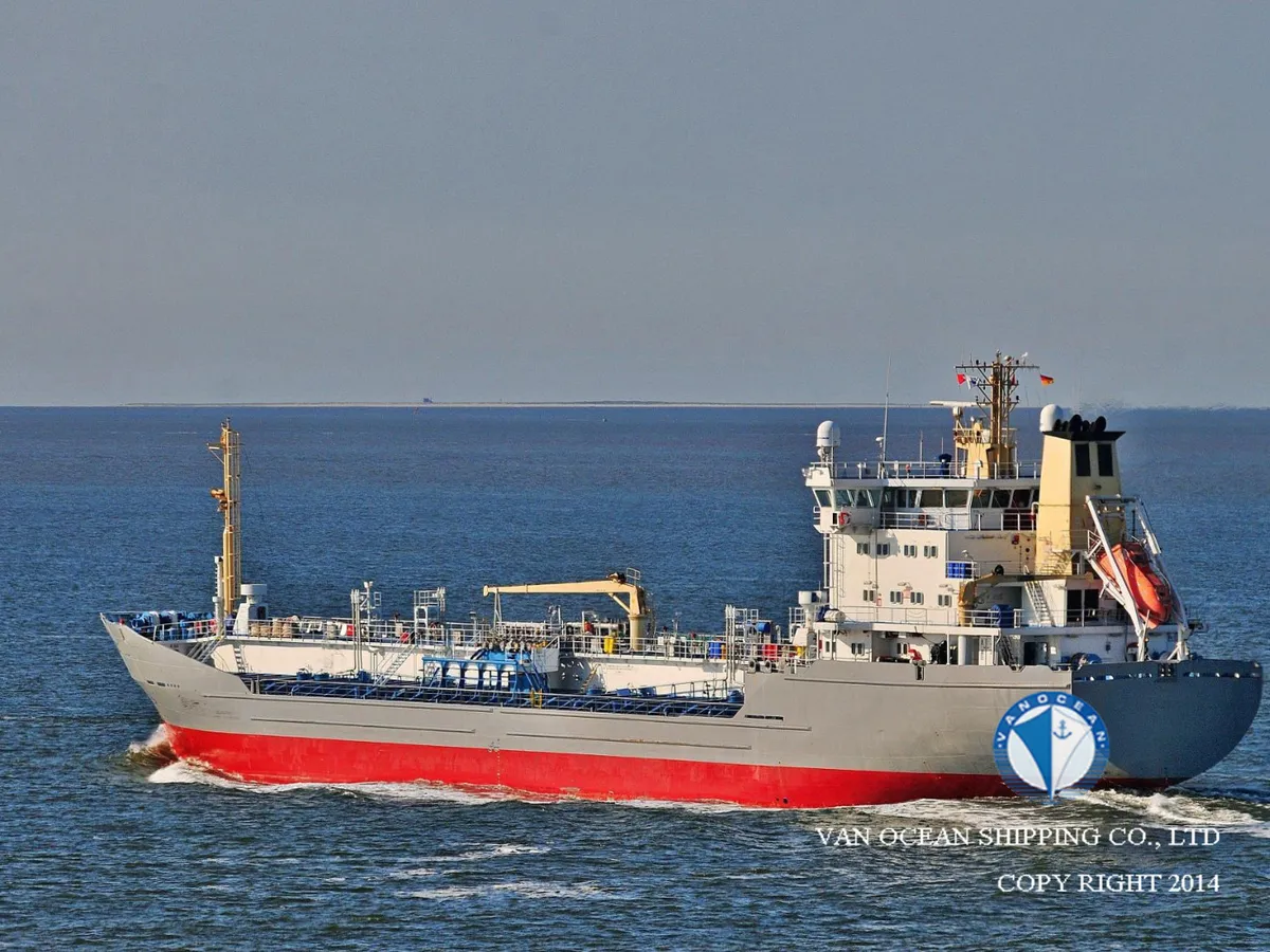 Oil/Chemical tanker for sale