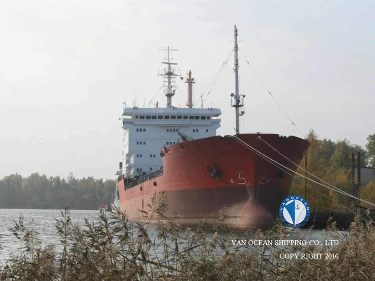 Oil/Chemical tanker for sale