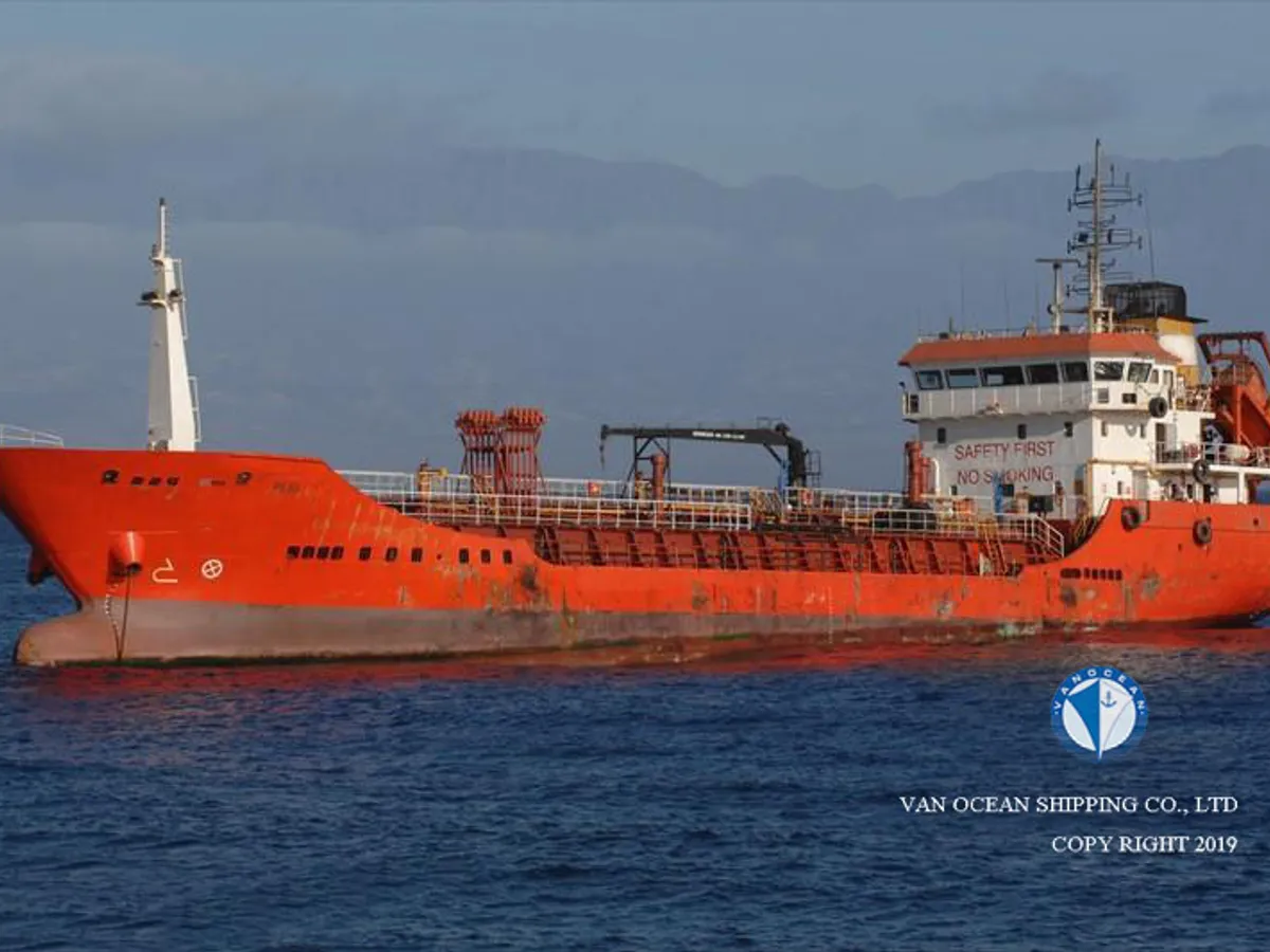 Oil/Chemical tanker for sale