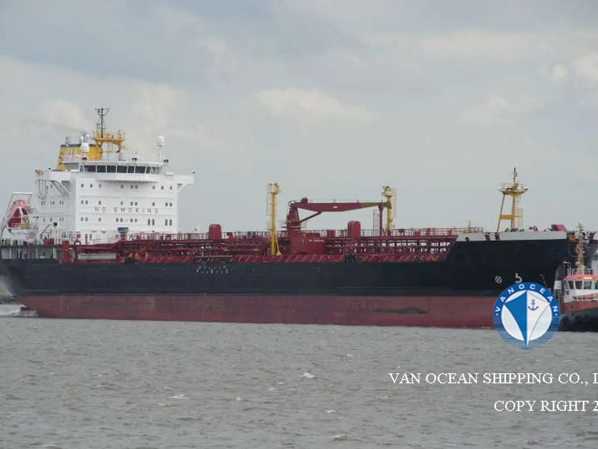 Oil/Chemical tanker for sale