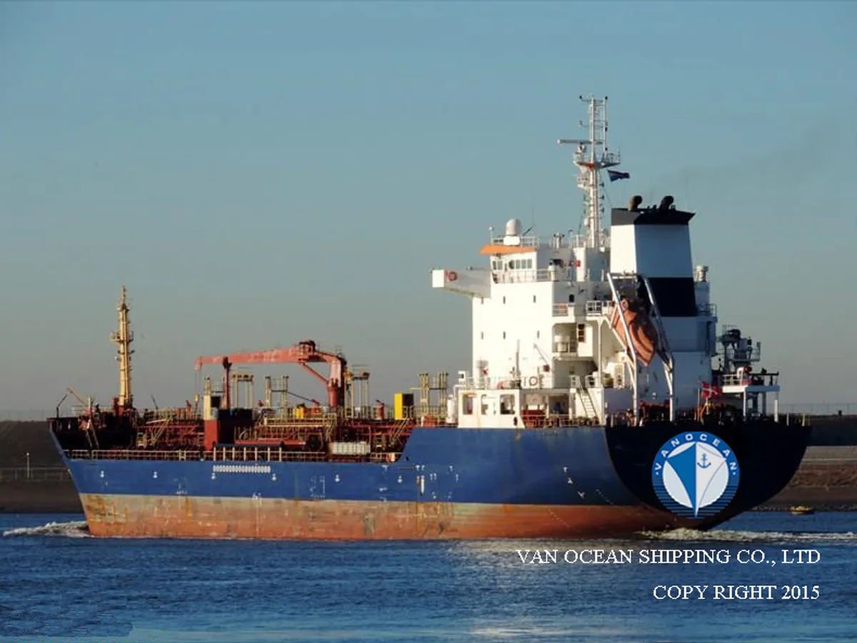 Oil/Chemical tanker for sale