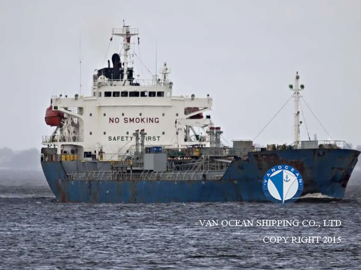Oil/Chemical tanker for sale