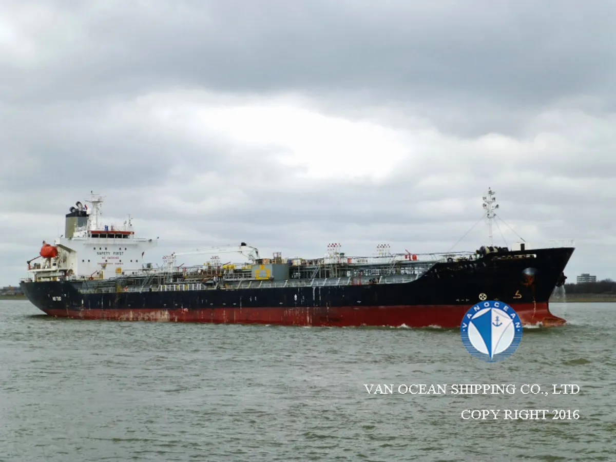 Oil/Chemical tanker for sale