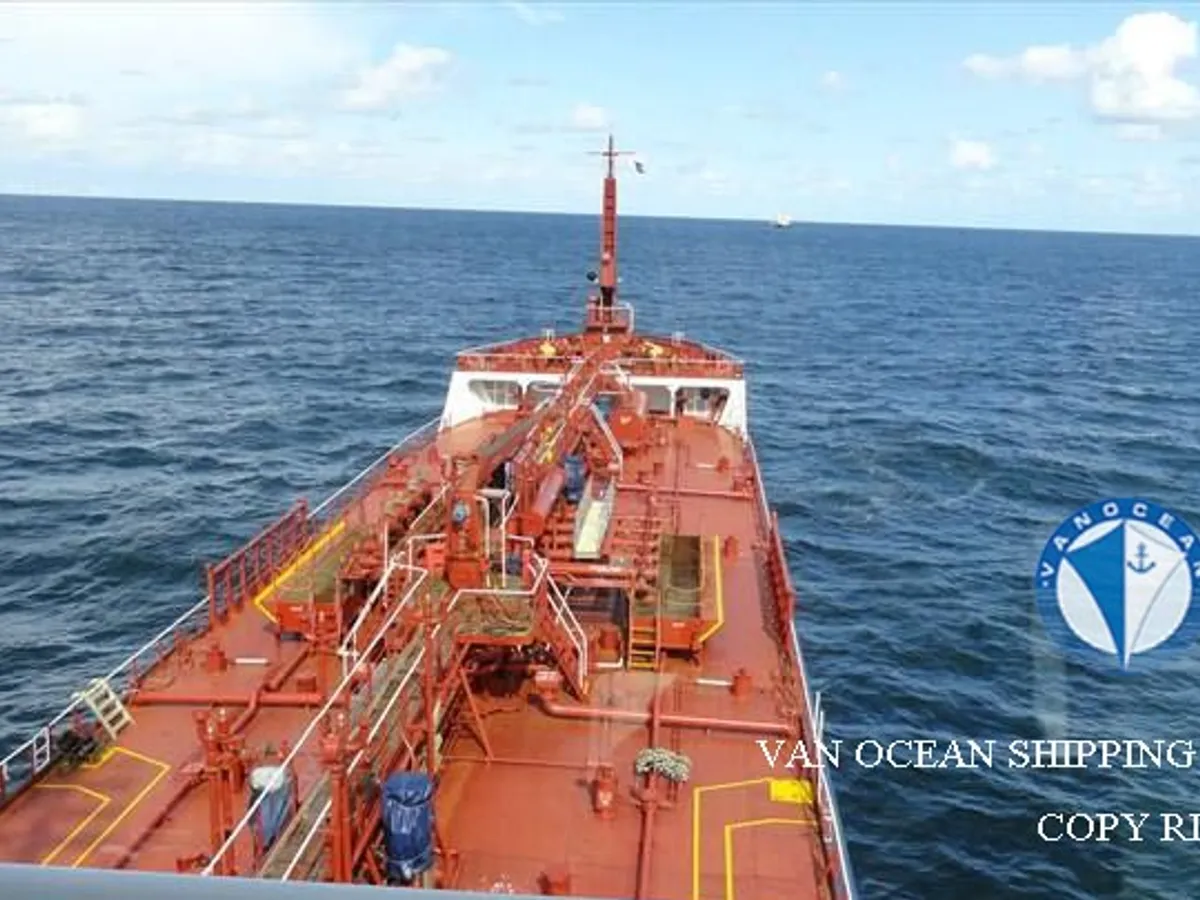 Oil/Chemical tanker for sale