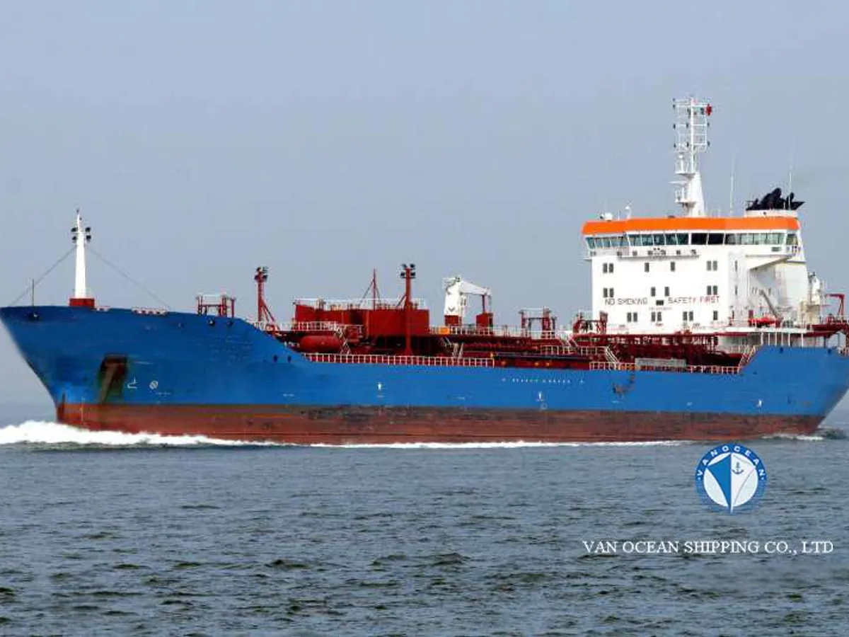 Oil/Chemical tanker for sale