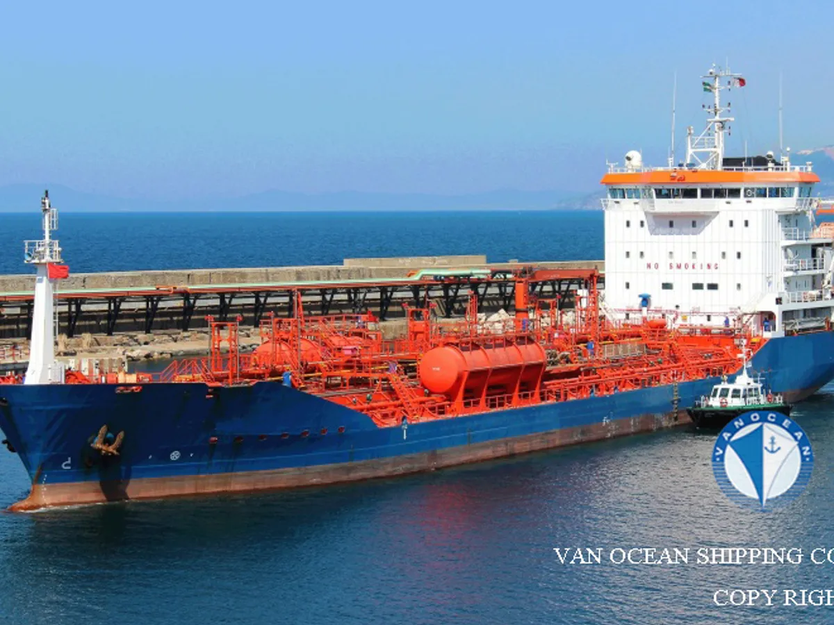Oil/Chemical tanker for sale