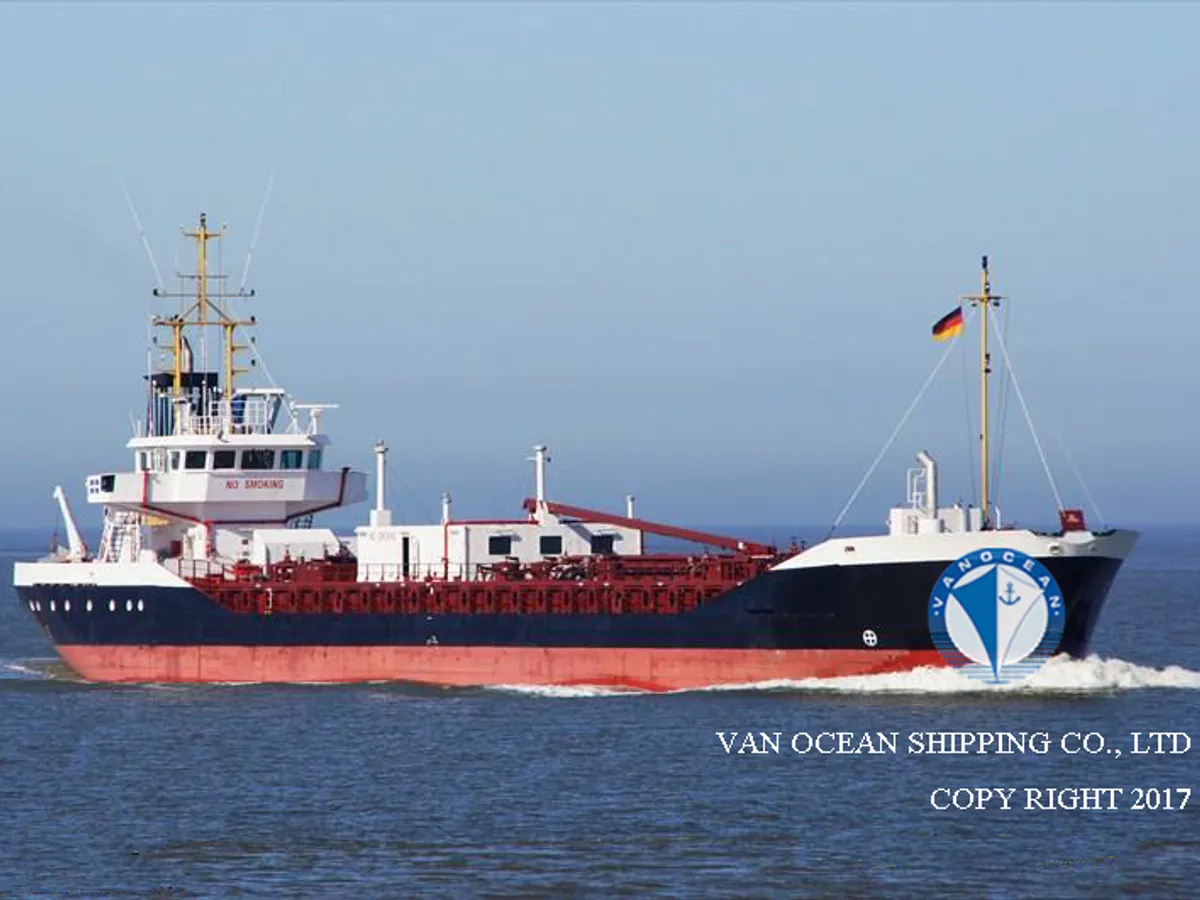 Oil/Chemical tanker for sale