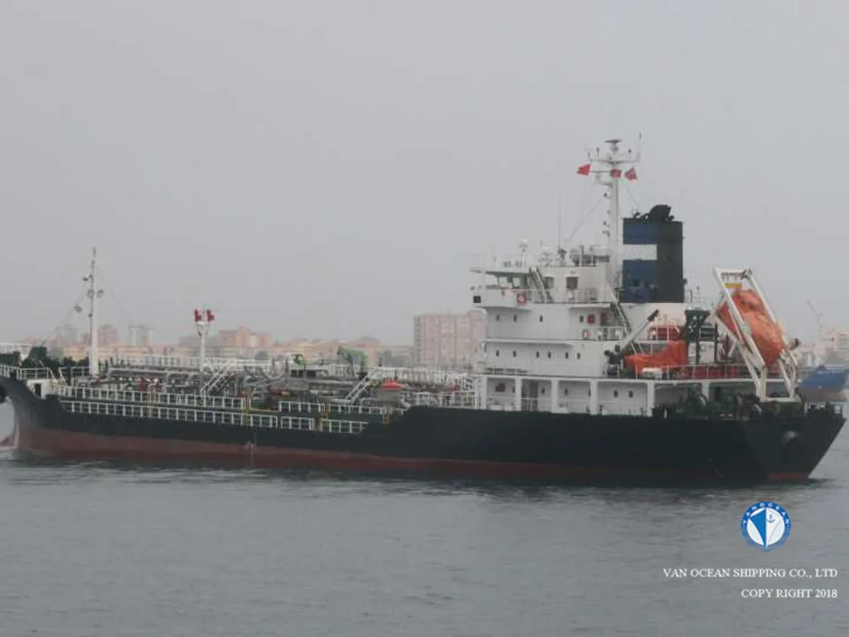 Oil/Chemical tanker for sale