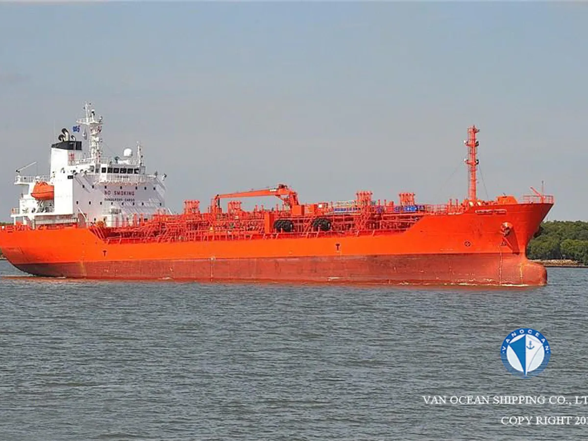 Oil/Chemical tanker for sale