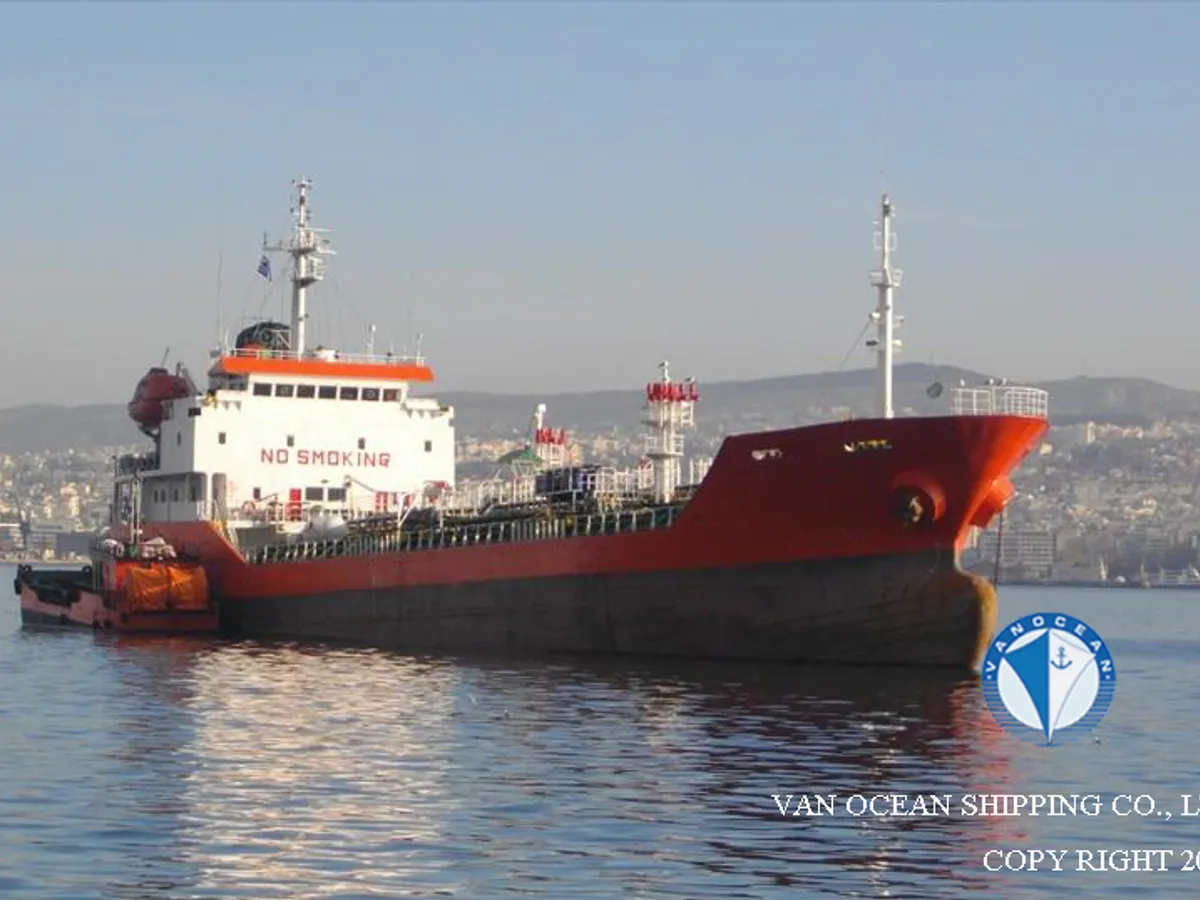 Oil/Chemical tanker for sale
