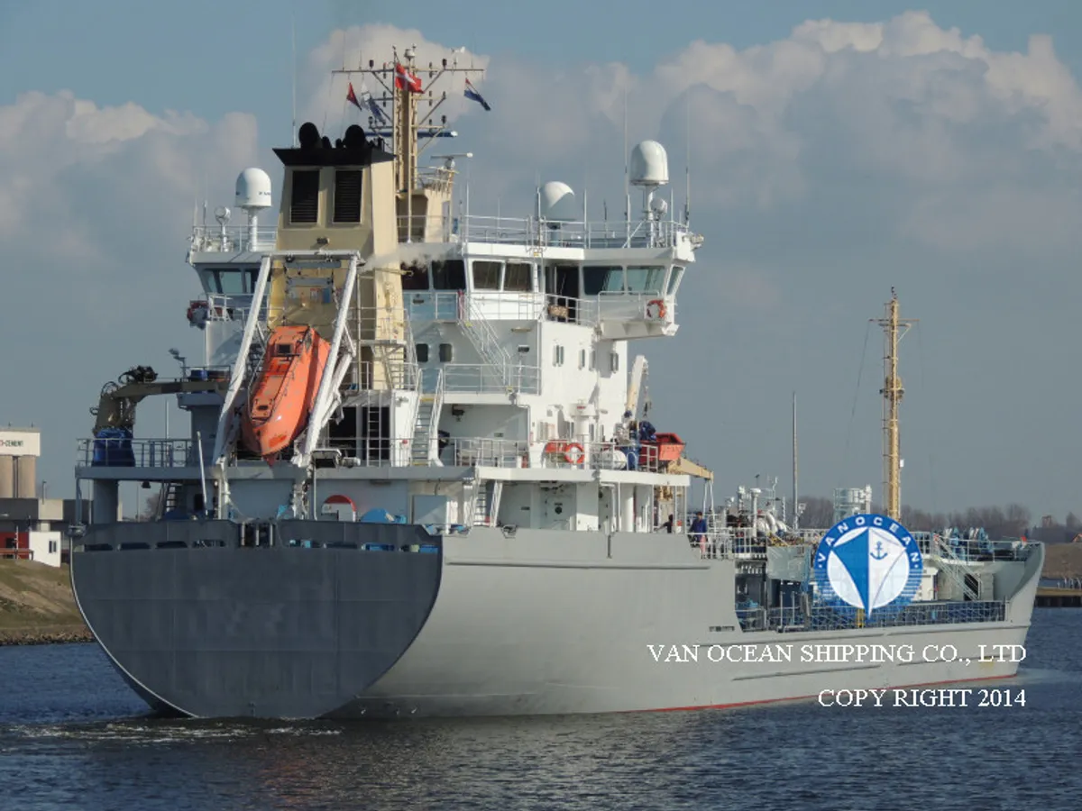 Oil/Chemical tanker for sale