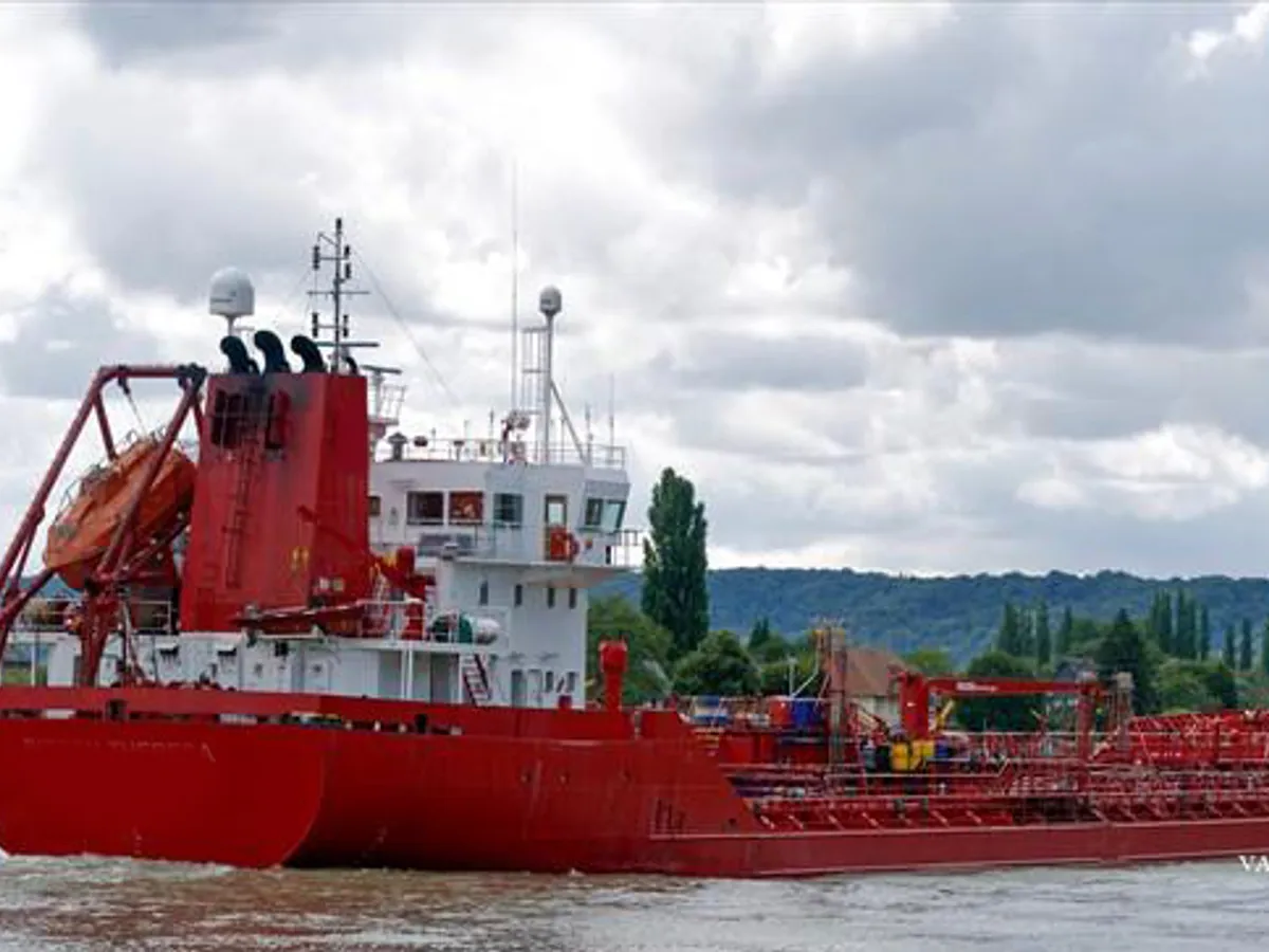 Oil/Chemical tanker for sale