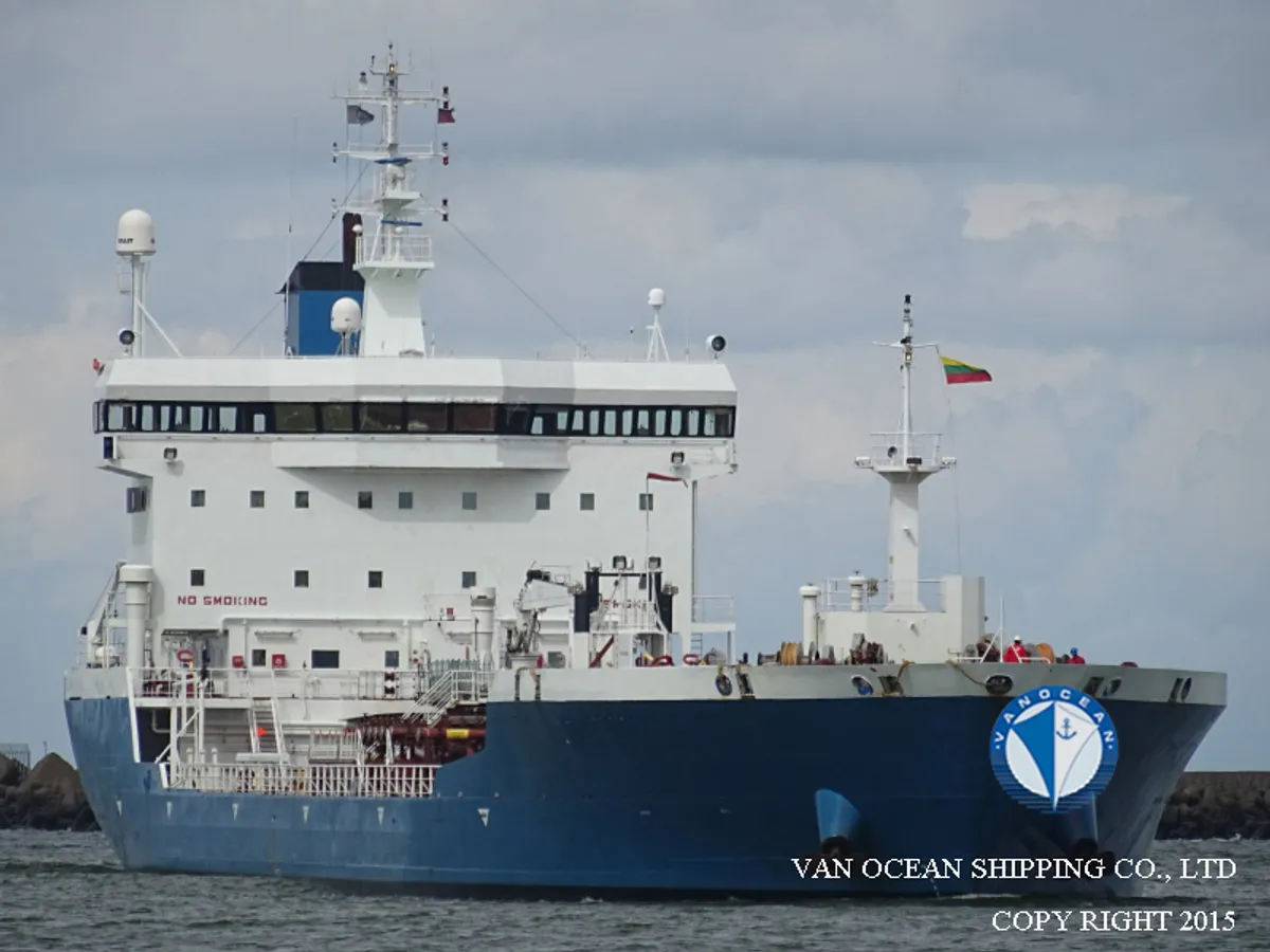 Oil/Chemical tanker for sale