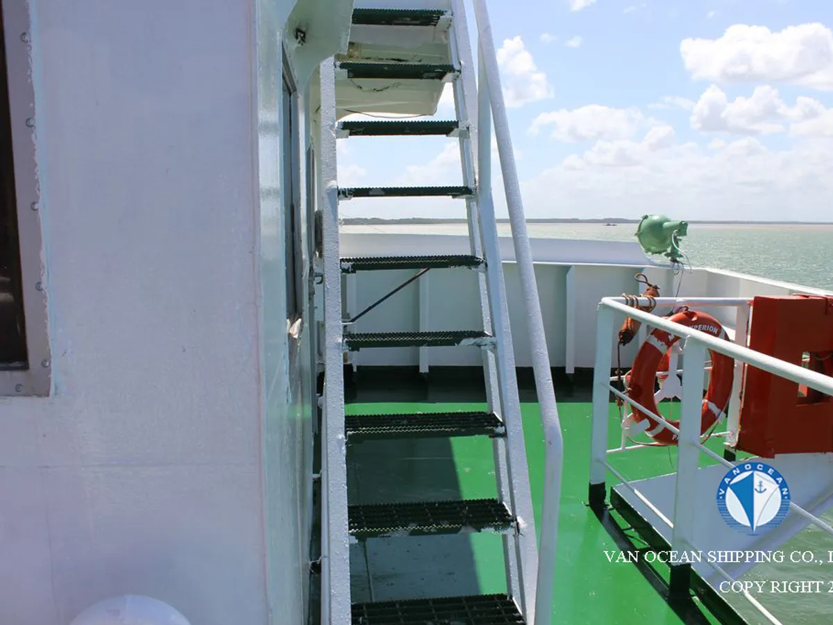 Oil/Chemical tanker for sale