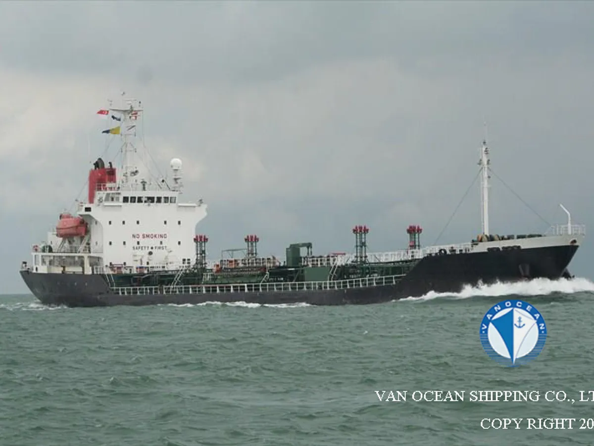 Oil/Chemical tanker for sale