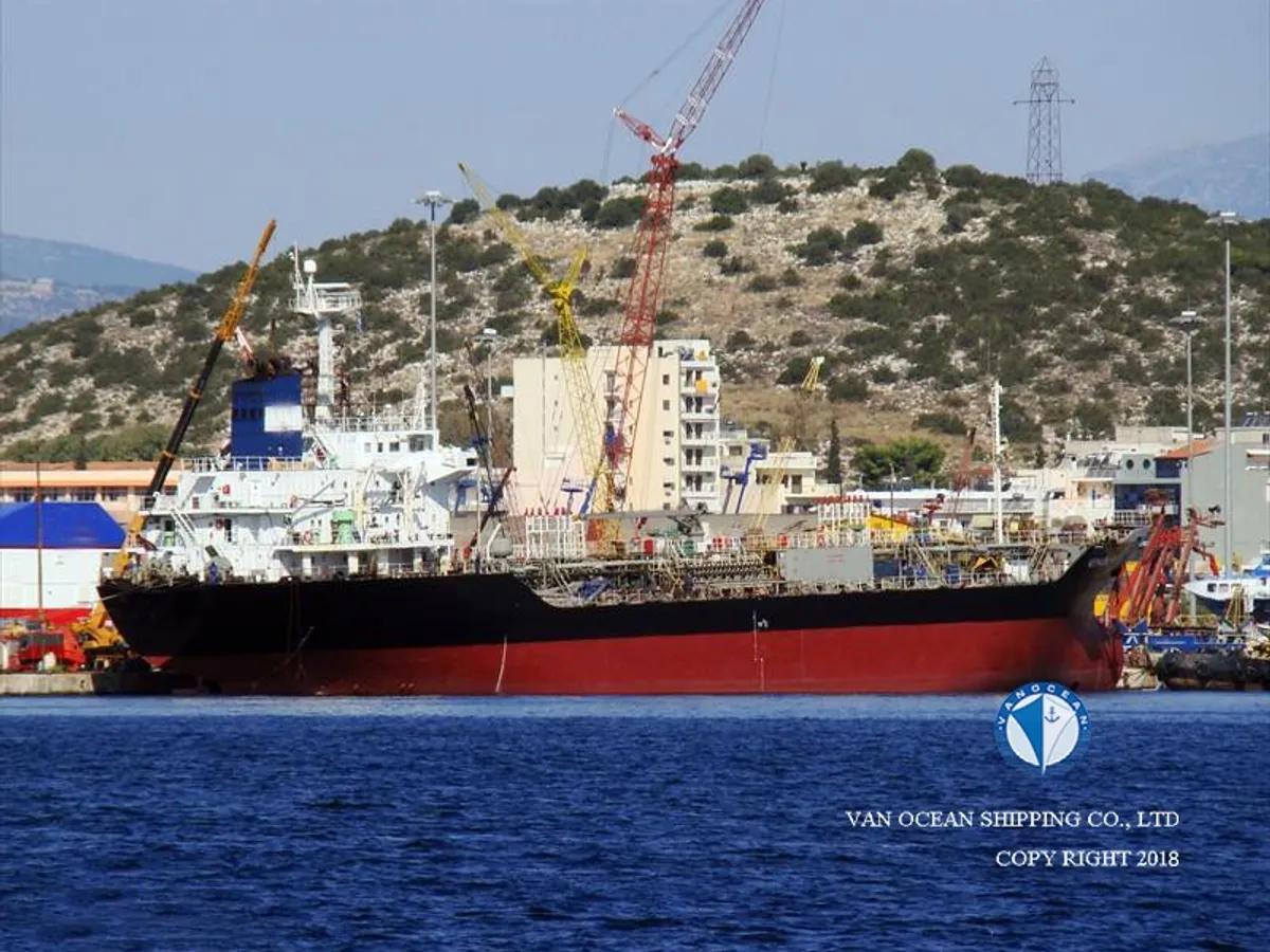 Oil/Chemical tanker for sale