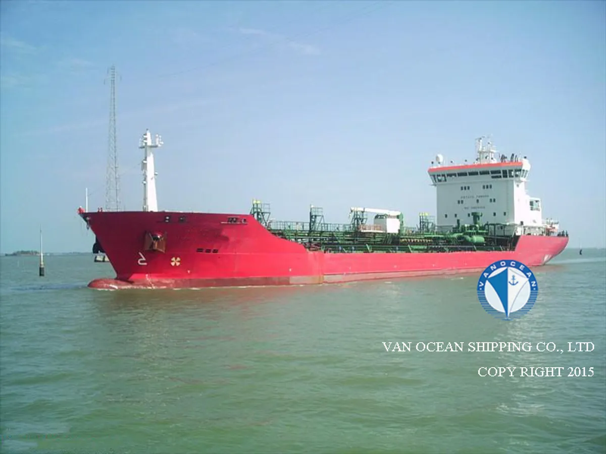 Oil/Chemical tanker for sale