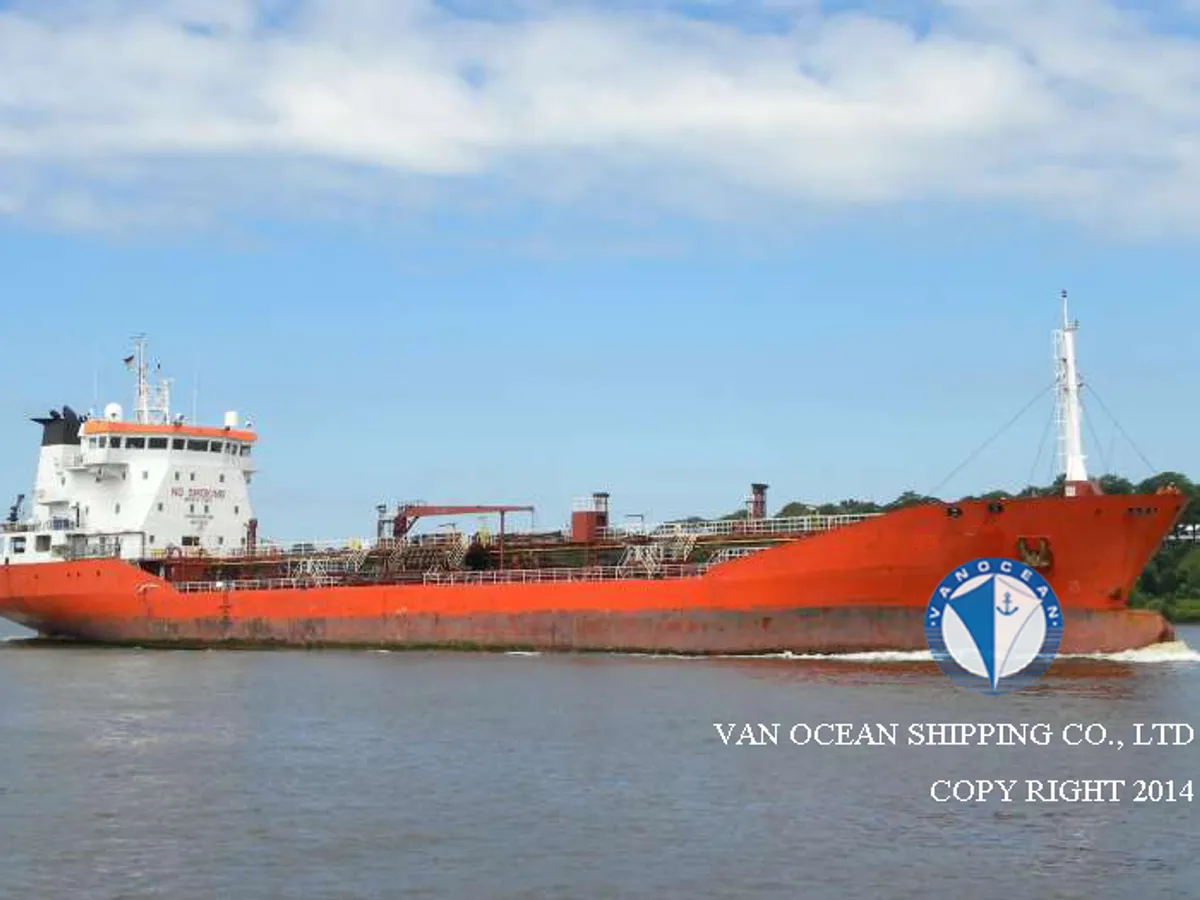 Oil/Chemical tanker for sale
