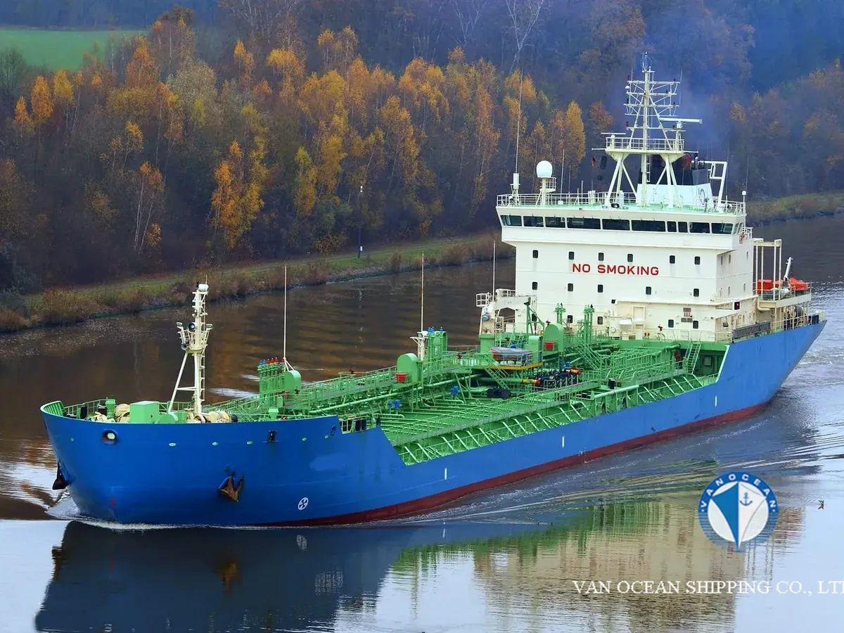 Oil/Chemical tanker for sale