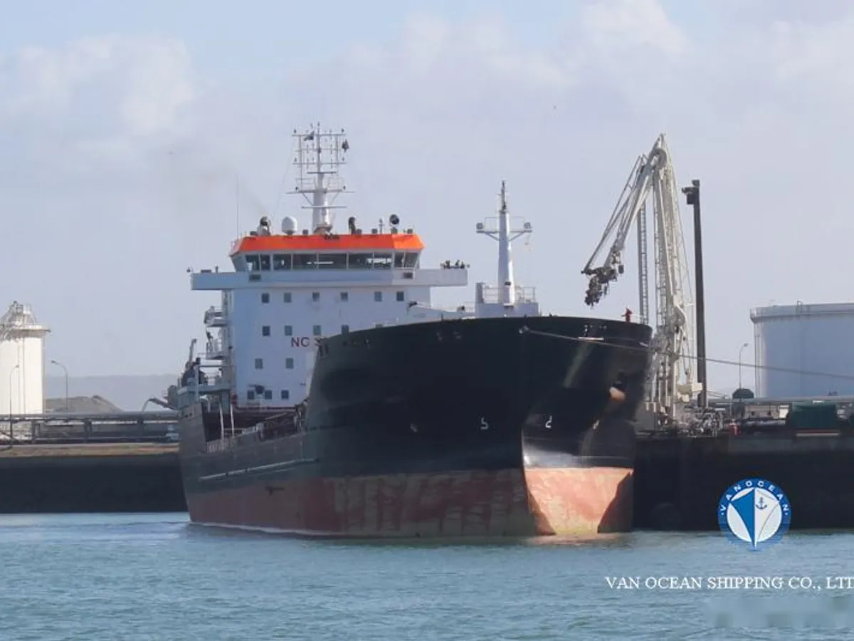 Oil/Chemical tanker for sale