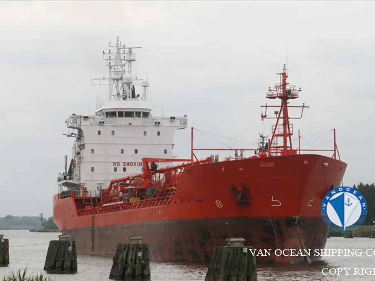 Oil/Chemical tanker for sale