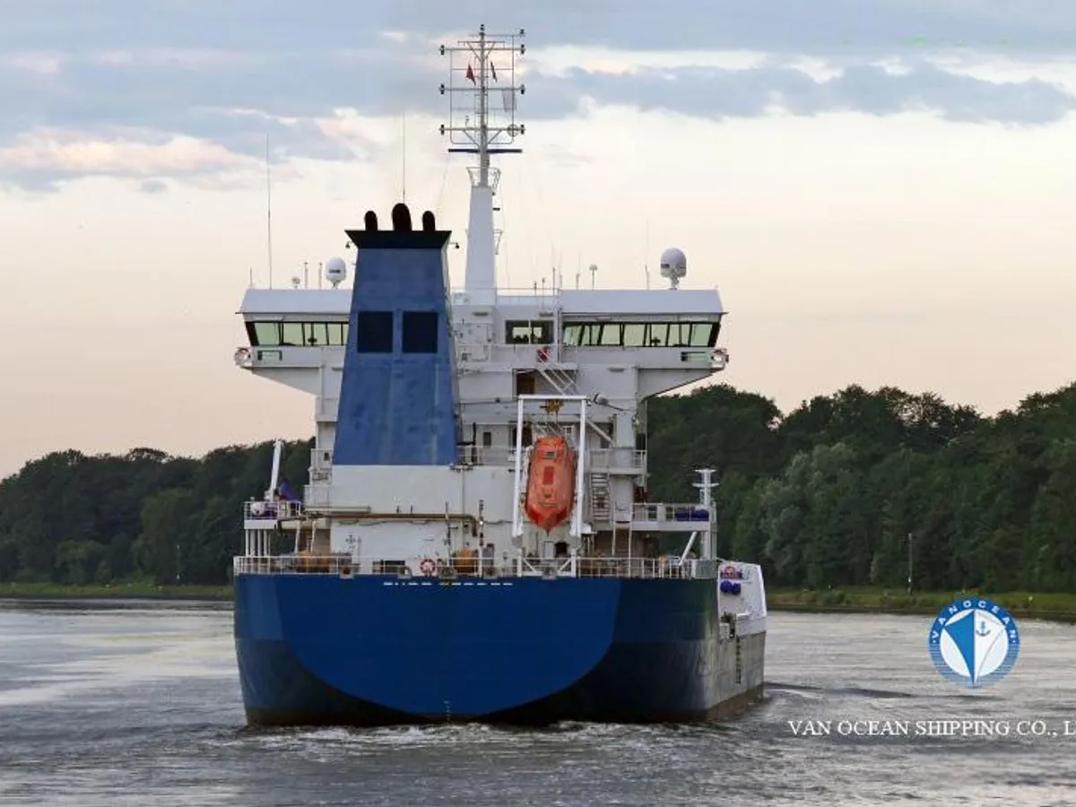 Oil/Chemical tanker for sale