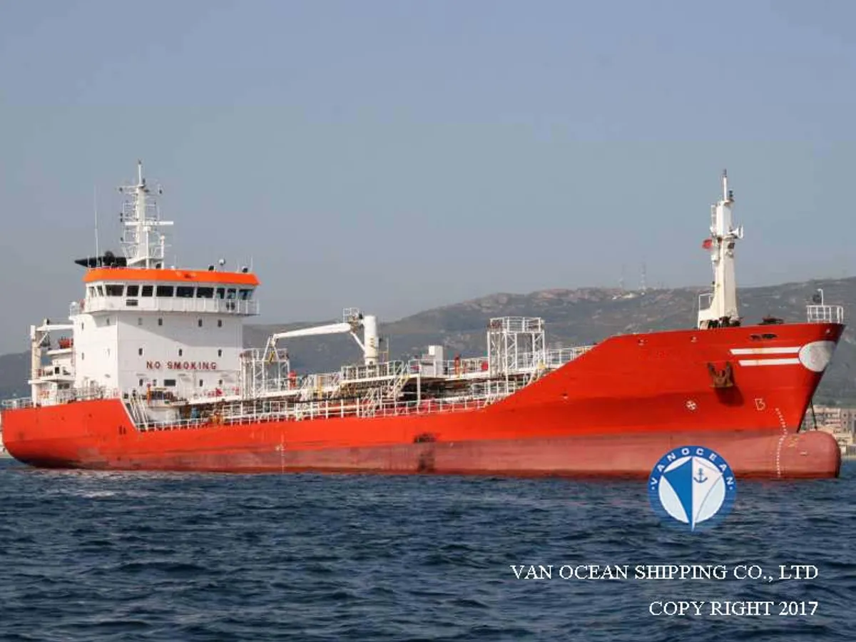 Oil/Chemical tanker for sale
