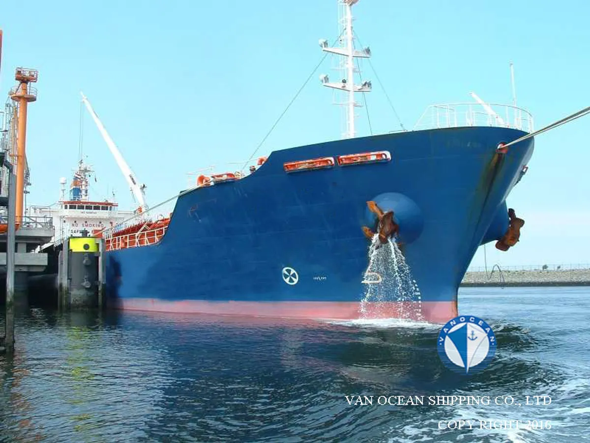 Oil/Chemical tanker for sale
