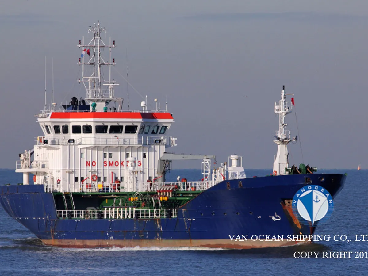 Oil/Chemical tanker for sale