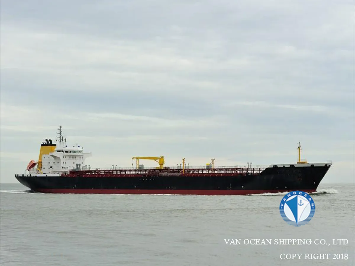 Oil/Chemical tanker for sale