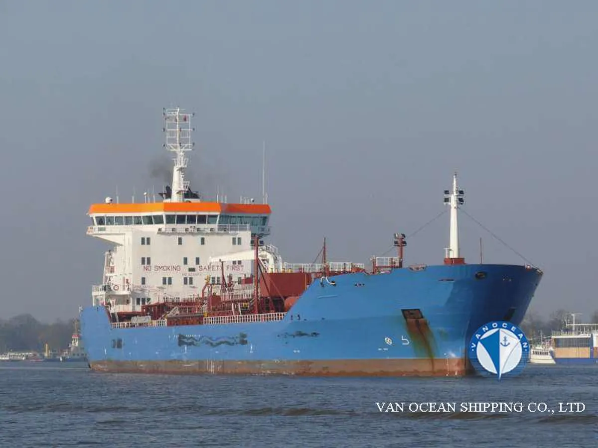 Oil/Chemical tanker for sale
