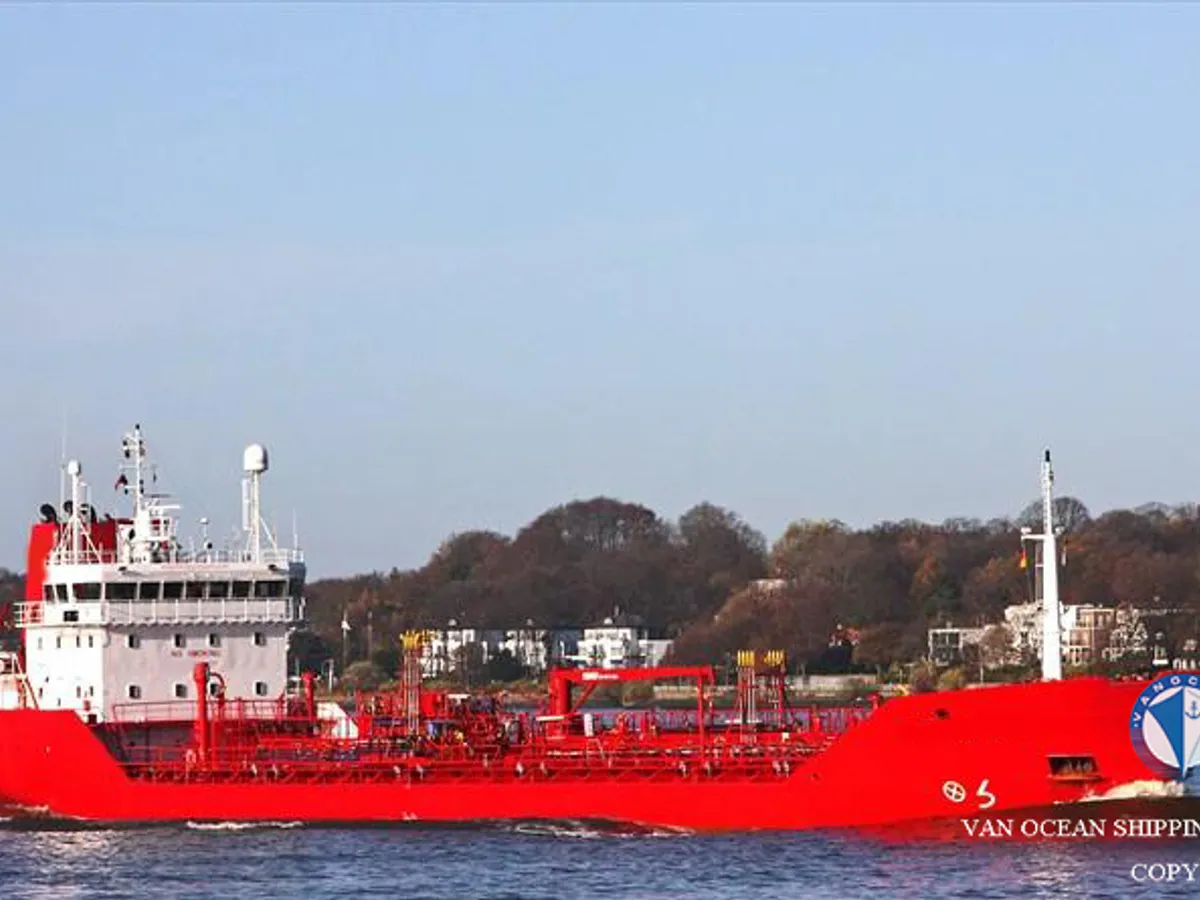 Oil/Chemical tanker for sale