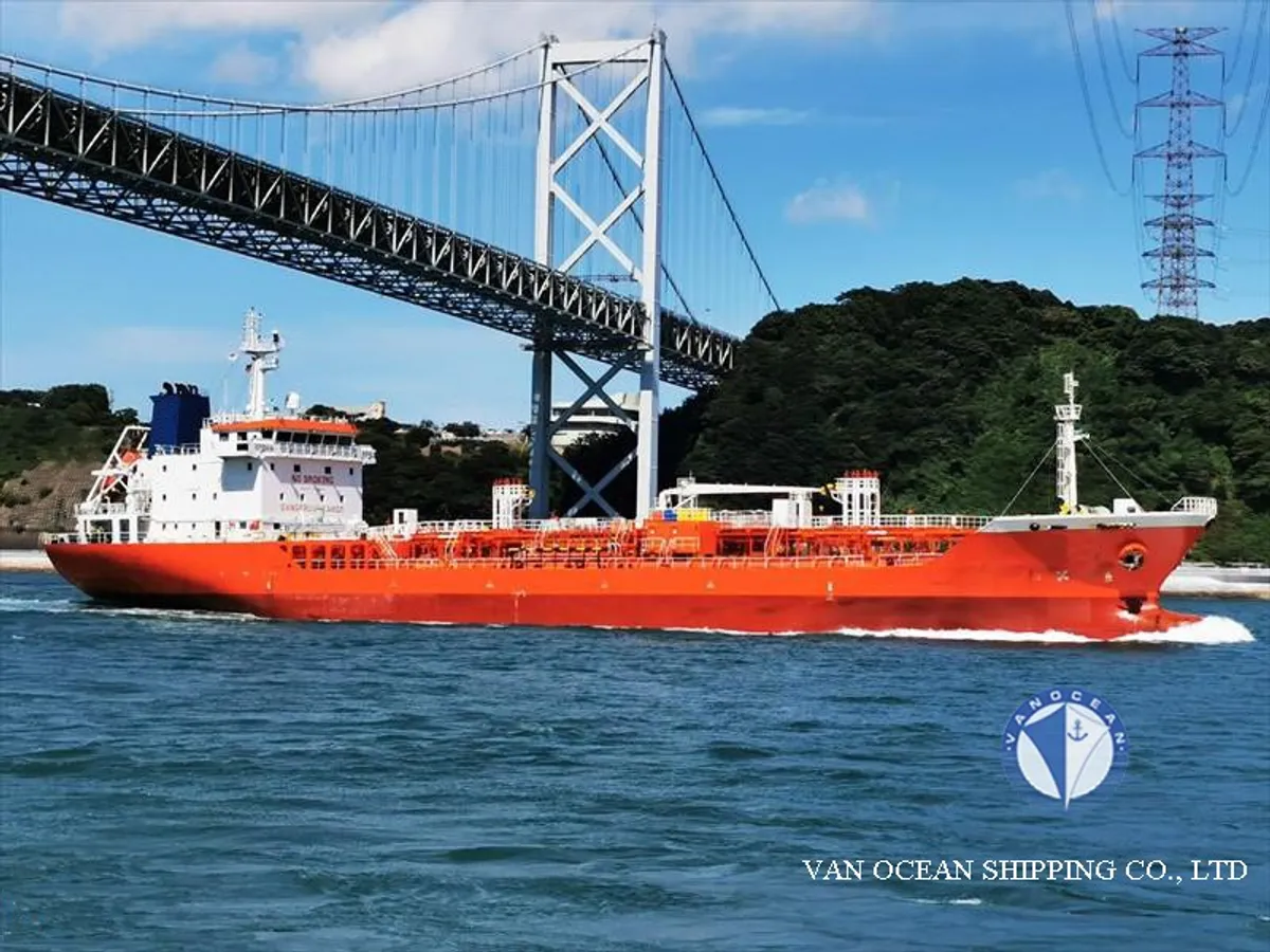 Oil/Chemical tanker for sale